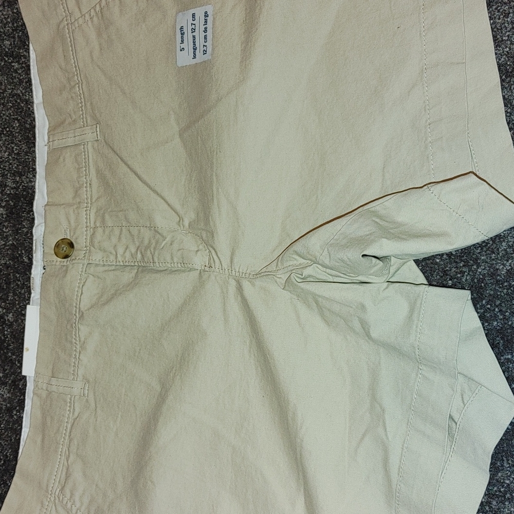 NWT Old Navy khaki shorts